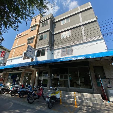 Ze Residence Ram Intra Bangkok Exterior photo