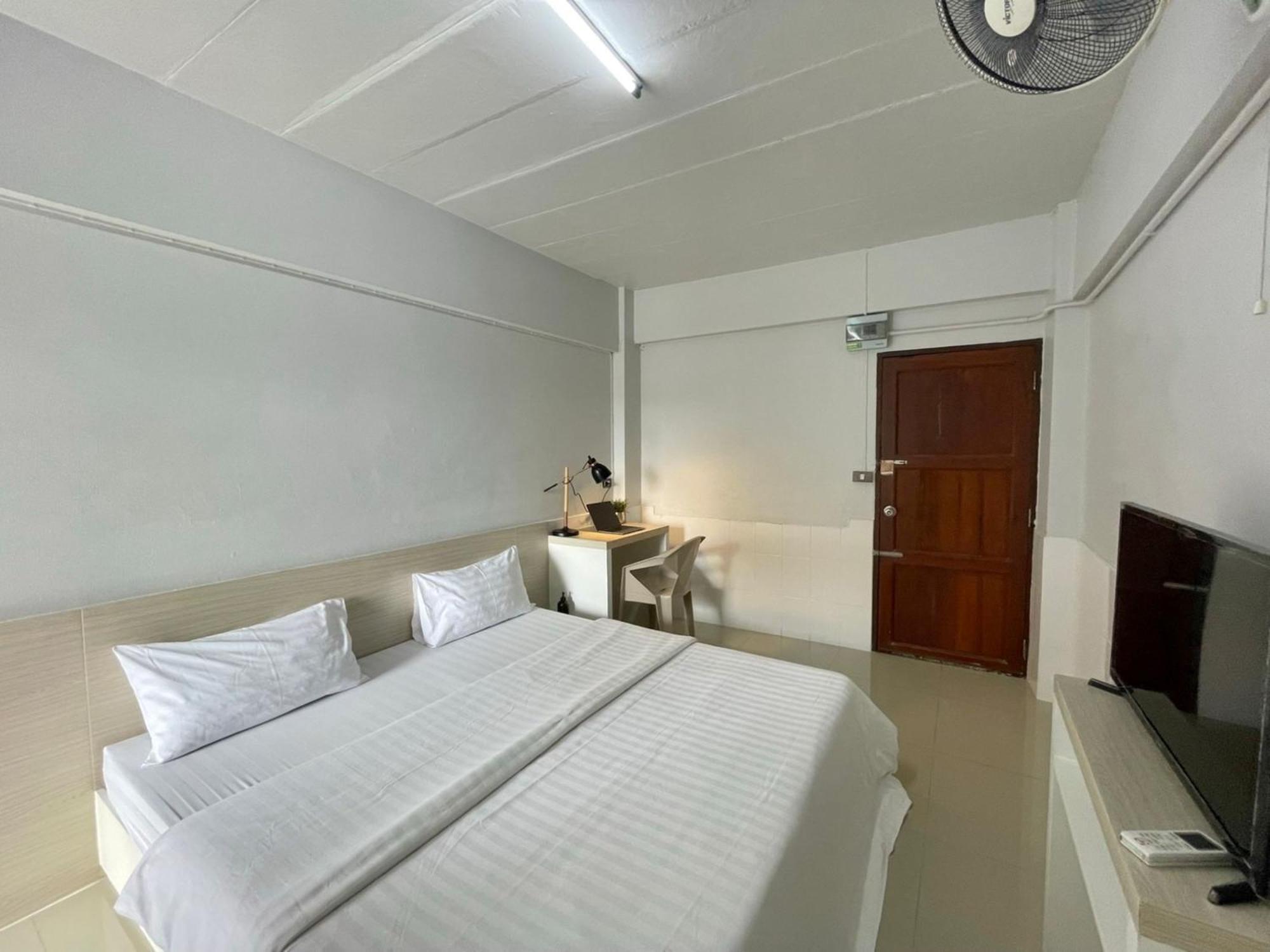 Ze Residence Ram Intra Bangkok Exterior photo
