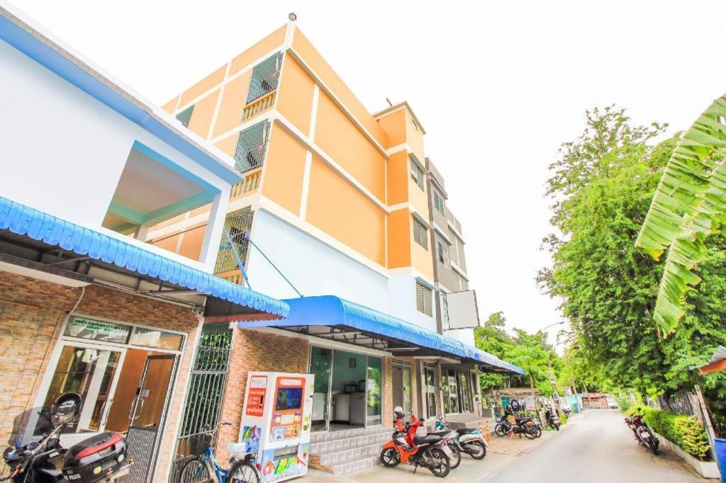 Ze Residence Ram Intra Bangkok Exterior photo